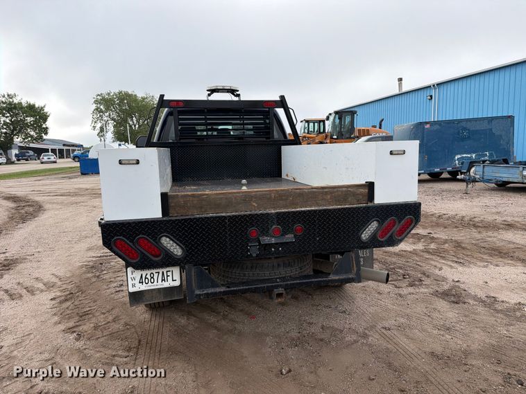 image for item DW6801 2025 Ford F250 XL Crew cab flatbed pickup