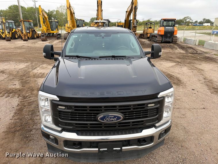 image for item DW6801 2025 Ford F250 XL Crew cab flatbed pickup