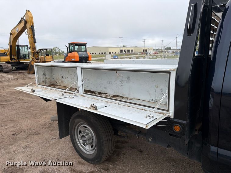 image for item DW6801 2025 Ford F250 XL Crew cab flatbed pickup