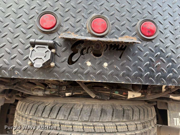 image for item DW6801 2025 Ford F250 XL Crew cab flatbed pickup