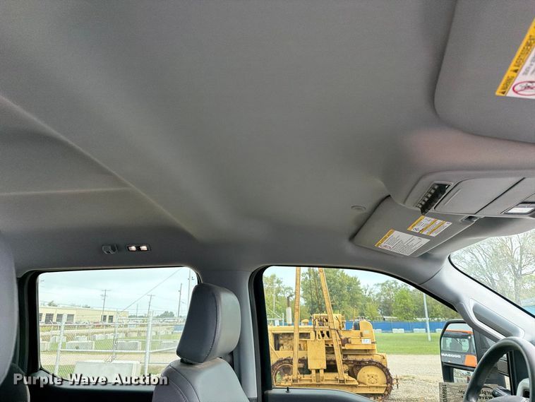 image for item DW6801 2025 Ford F250 XL Crew cab flatbed pickup