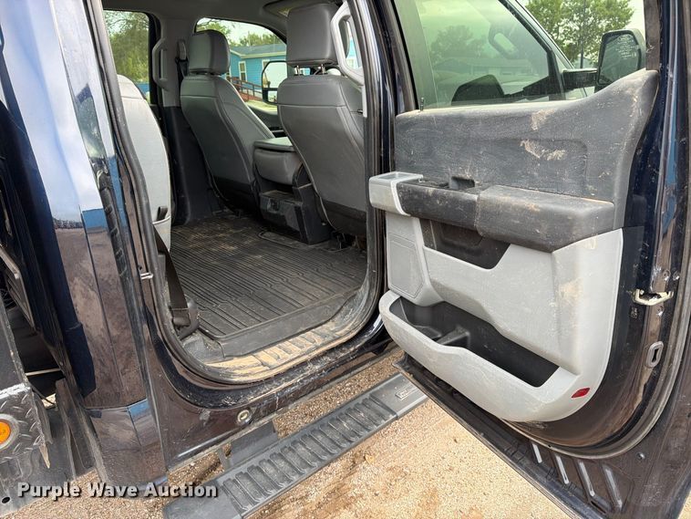 image for item DW6801 2025 Ford F250 XL Crew cab flatbed pickup