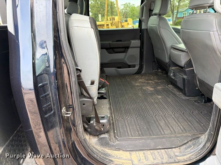 image for item DW6801 2025 Ford F250 XL Crew cab flatbed pickup