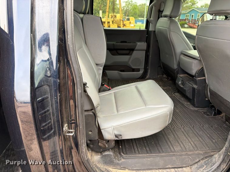 image for item DW6801 2025 Ford F250 XL Crew cab flatbed pickup