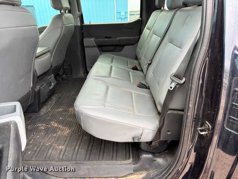 image for item DW6801 2025 Ford F250 XL Crew cab flatbed pickup