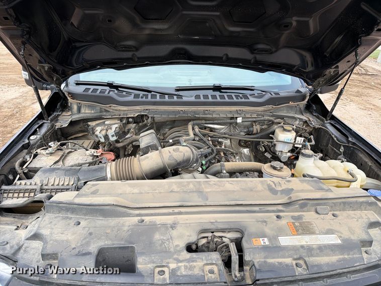 image for item DW6801 2025 Ford F250 XL Crew cab flatbed pickup