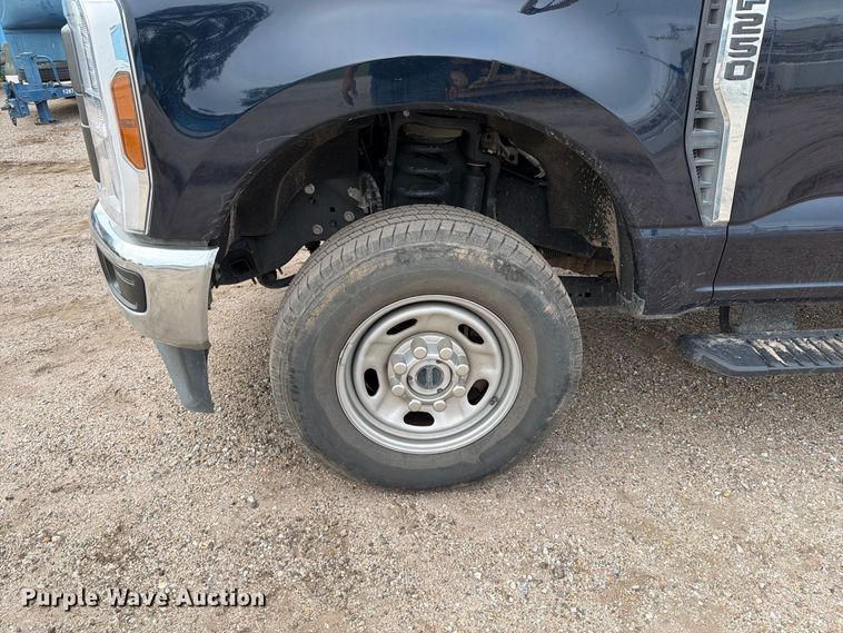 image for item DW6801 2025 Ford F250 XL Crew cab flatbed pickup