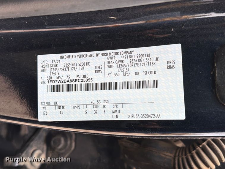 image for item DW6801 2025 Ford F250 XL Crew cab flatbed pickup