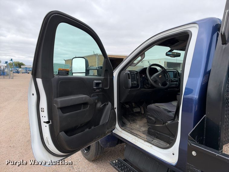 image for item EC4611 2023 Chevrolet 4500 flatbed truck