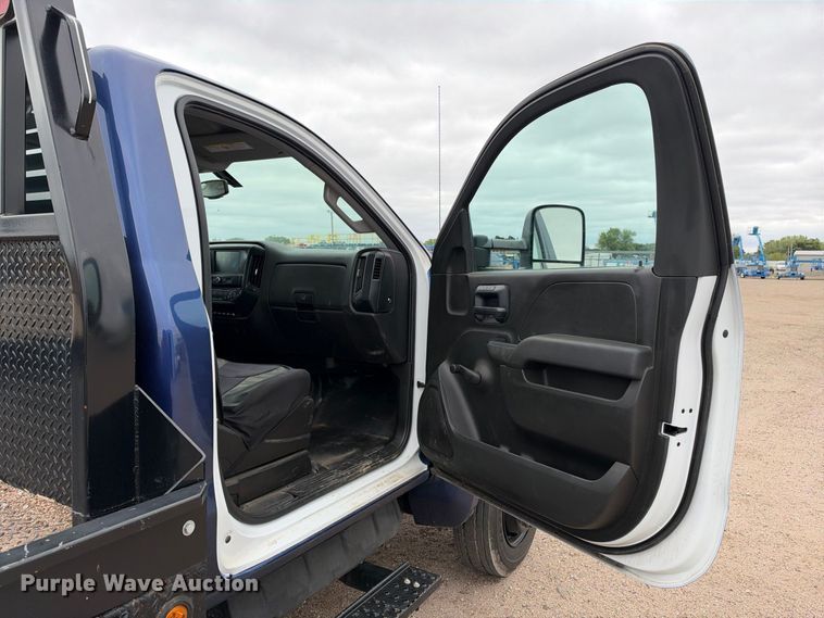 image for item EC4611 2023 Chevrolet 4500 flatbed truck