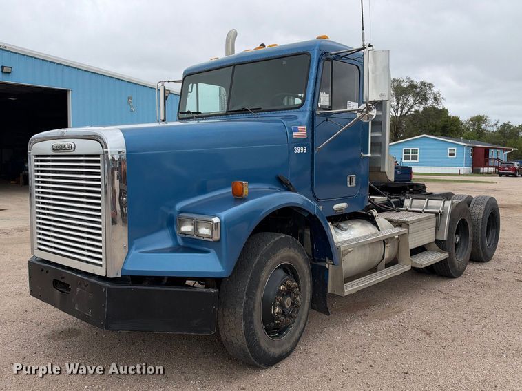 image for item EC4613 1999 Freightliner FLD semi truck