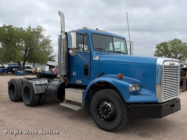 image for item EC4613 1999 Freightliner FLD semi truck