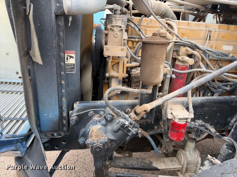 image for item EC4613 1999 Freightliner FLD semi truck