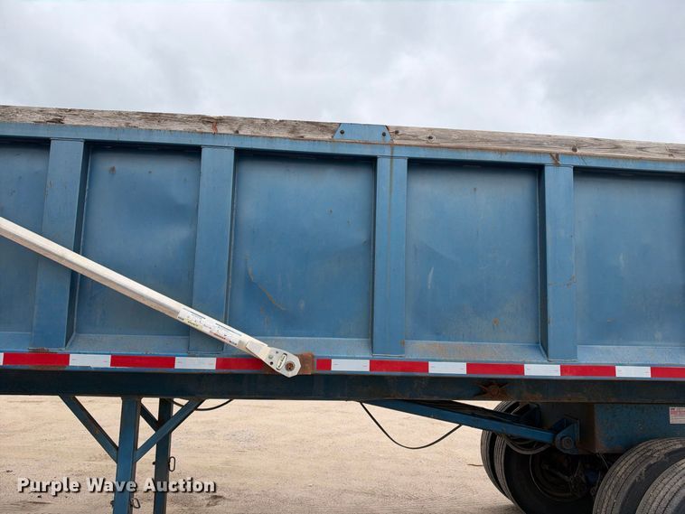image for item EC4614 2003 Hilbilt 2626HDMT End dump