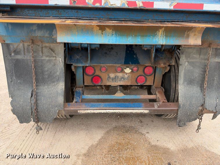 image for item EC4614 2003 Hilbilt 2626HDMT End dump