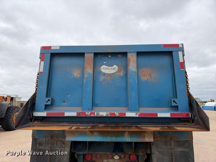 image for item EC4614 2003 Hilbilt 2626HDMT End dump