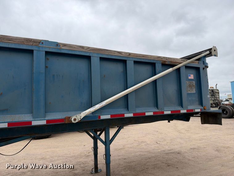 image for item EC4614 2003 Hilbilt 2626HDMT End dump