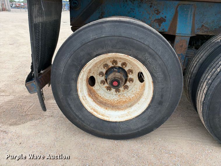 image for item EC4614 2003 Hilbilt 2626HDMT End dump