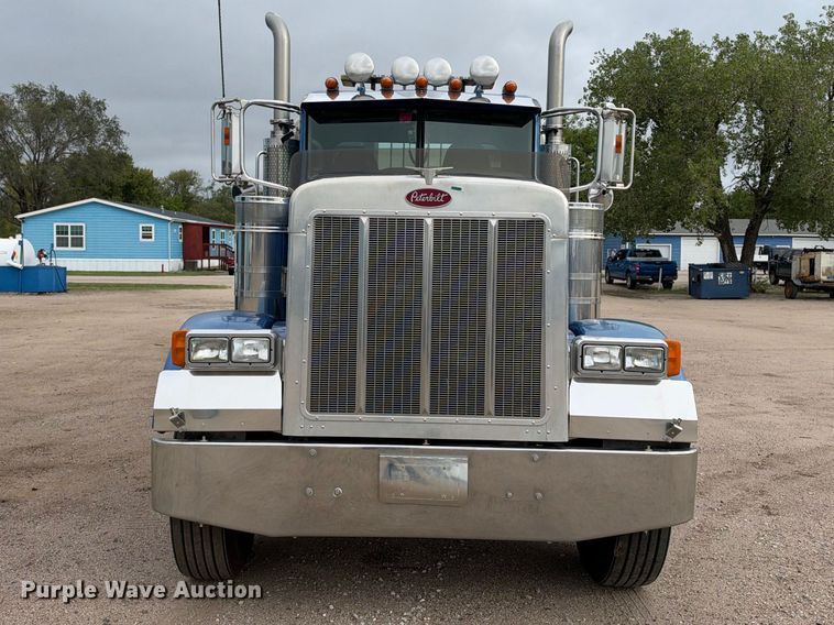 image for item EC4615 2006 Peterbilt 379 semi truck