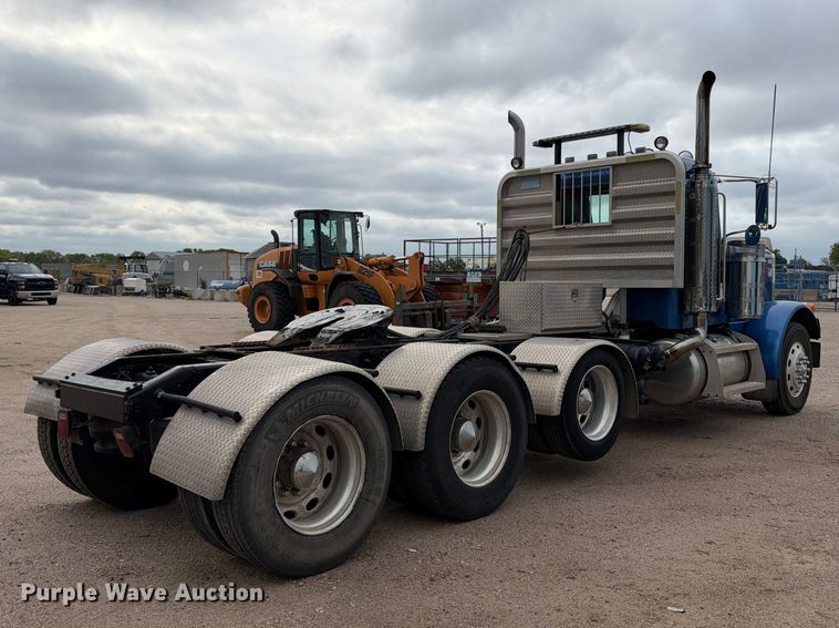 image for item EC4615 2006 Peterbilt 379 semi truck
