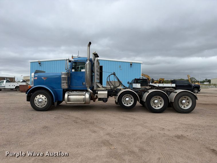image for item EC4615 2006 Peterbilt 379 semi truck
