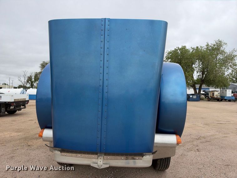 image for item EC4615 2006 Peterbilt 379 semi truck