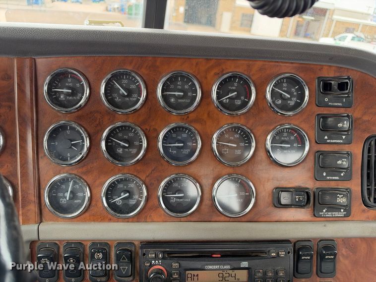 image for item EC4615 2006 Peterbilt 379 semi truck
