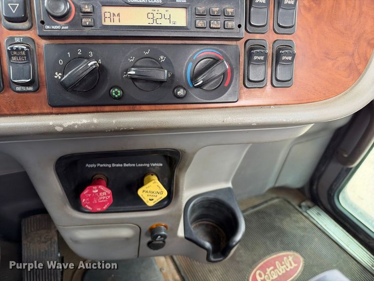 image for item EC4615 2006 Peterbilt 379 semi truck