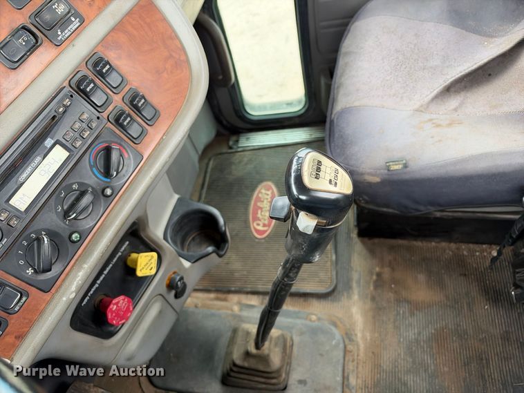 image for item EC4615 2006 Peterbilt 379 semi truck