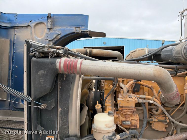image for item EC4615 2006 Peterbilt 379 semi truck
