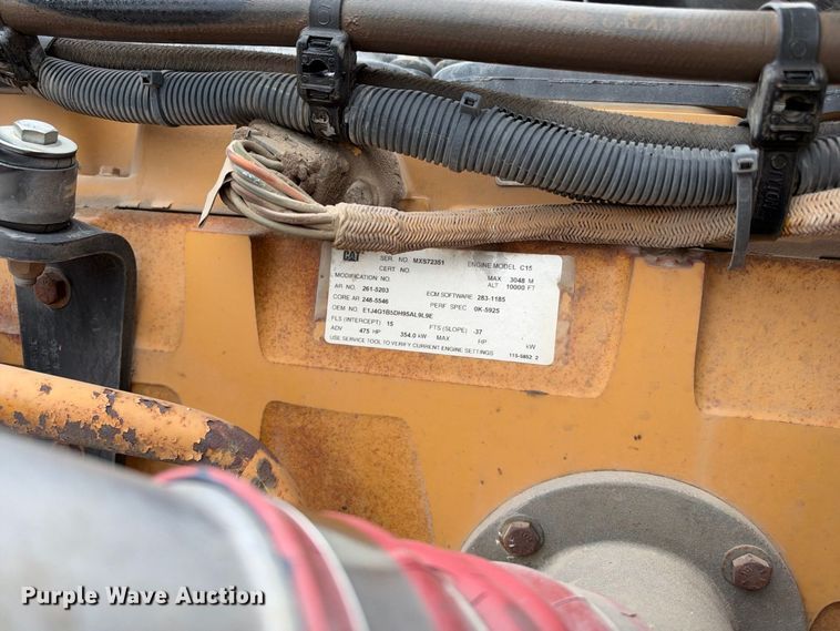 image for item EC4615 2006 Peterbilt 379 semi truck