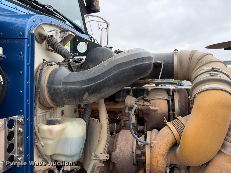 image for item EC4615 2006 Peterbilt 379 semi truck