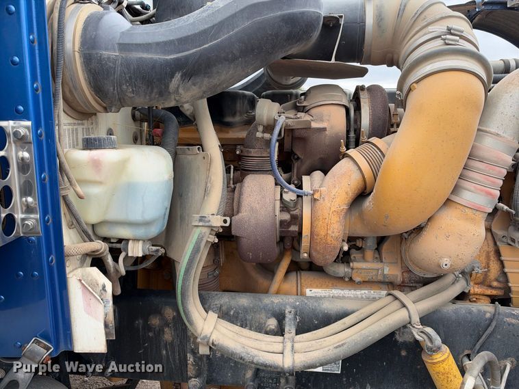 image for item EC4615 2006 Peterbilt 379 semi truck