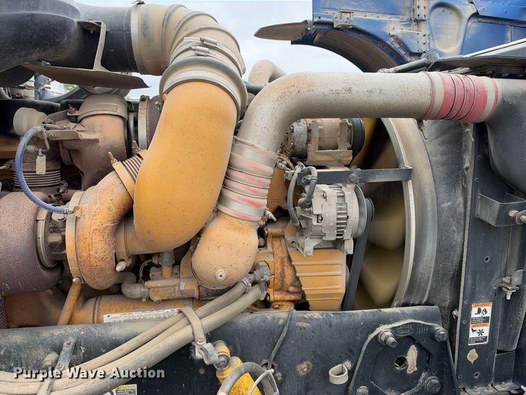 image for item EC4615 2006 Peterbilt 379 semi truck