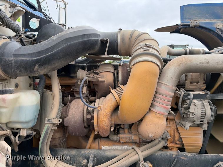 image for item EC4615 2006 Peterbilt 379 semi truck