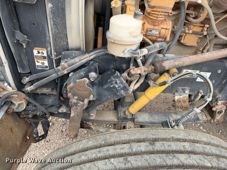 image for item EC4615 2006 Peterbilt 379 semi truck
