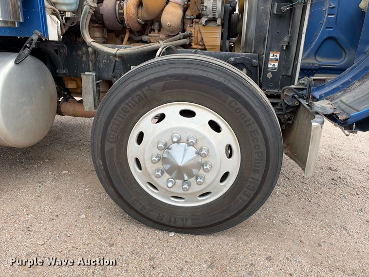 image for item EC4615 2006 Peterbilt 379 semi truck