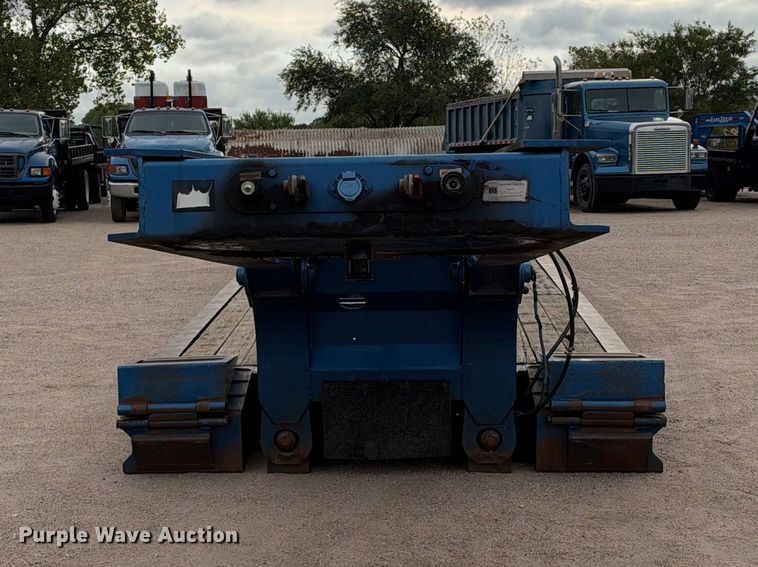 image for item EC4616 2006 Trail king TK110HDG-513 lowboy equipment trailer