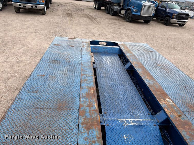 image for item EC4616 2006 Trail king TK110HDG-513 lowboy equipment trailer