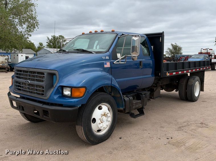 image for item EC4618 2000 Ford F650 dump flatbed truck