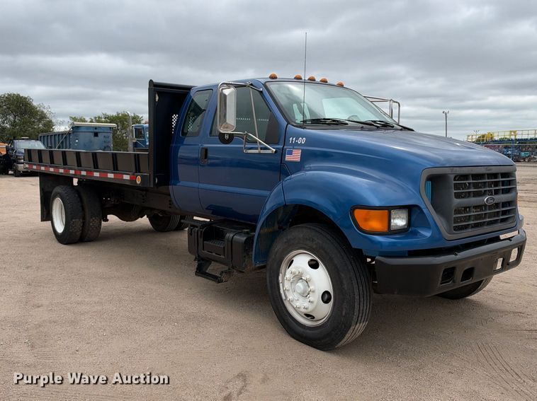 image for item EC4618 2000 Ford F650 dump flatbed truck