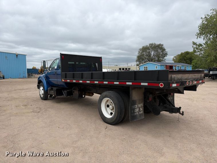 image for item EC4618 2000 Ford F650 dump flatbed truck
