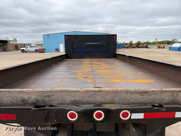 image for item EC4618 2000 Ford F650 dump flatbed truck