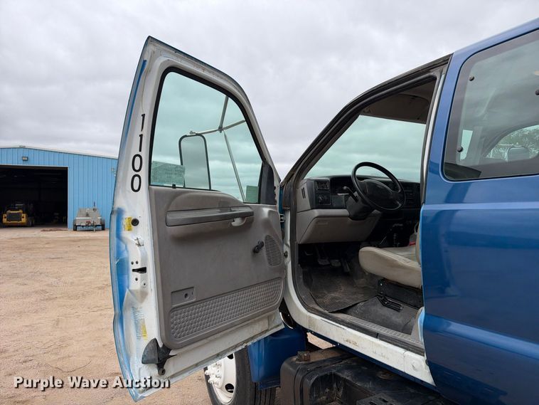 image for item EC4618 2000 Ford F650 dump flatbed truck