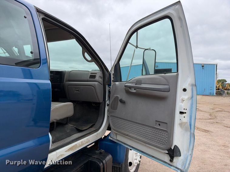 image for item EC4618 2000 Ford F650 dump flatbed truck