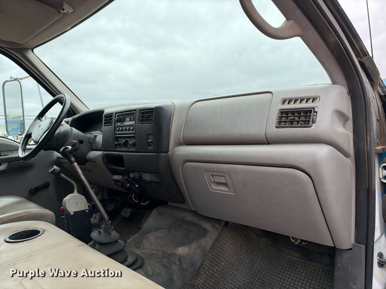 image for item EC4618 2000 Ford F650 dump flatbed truck
