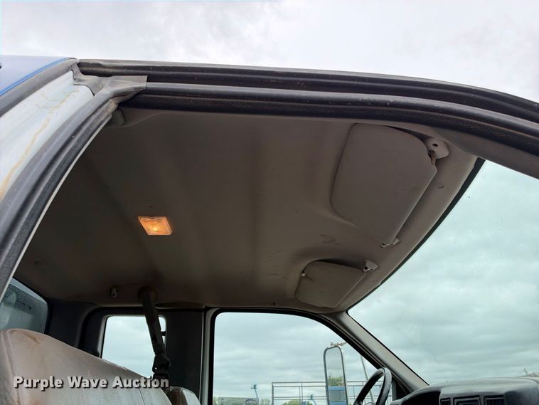 image for item EC4618 2000 Ford F650 dump flatbed truck