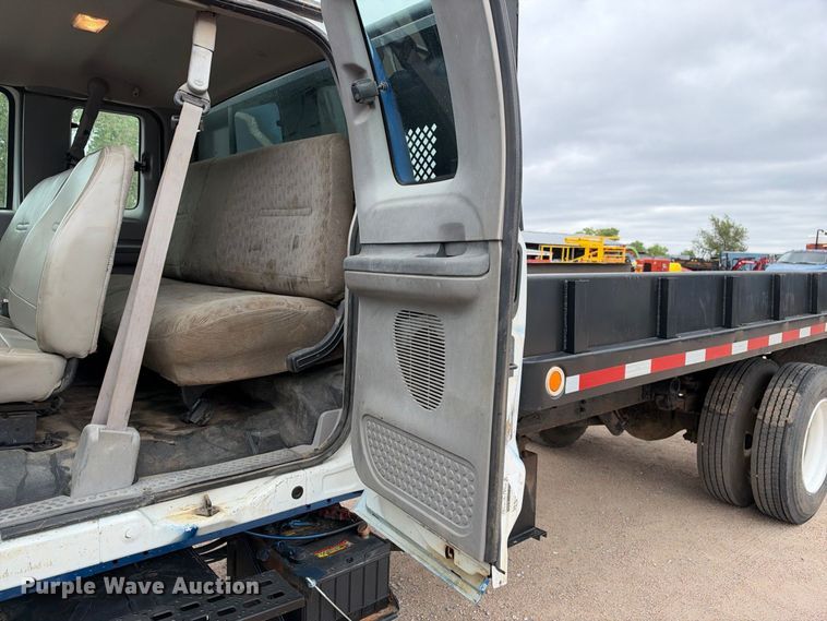 image for item EC4618 2000 Ford F650 dump flatbed truck