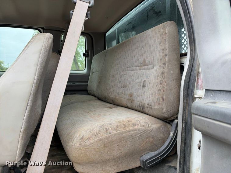 image for item EC4618 2000 Ford F650 dump flatbed truck