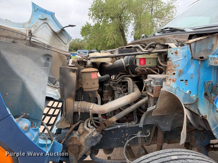 image for item EC4618 2000 Ford F650 dump flatbed truck